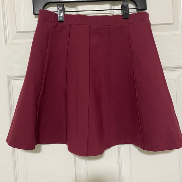 Artist is red skirt - size M - Picture 2 of 3
